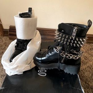 Dolls kill Current mood spike boots